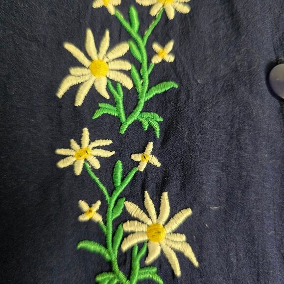 BonWorth Vintage Navy-Blue Button-Down Blouse Floral Embroidery Size Petite Med - Picture 4 of 10